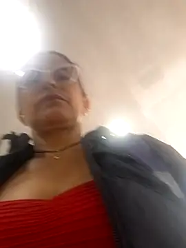 Lorenaluna online show from March 12, 2026, 5:50 pm