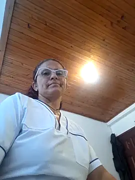 Lorenaluna online show from April 20, 2026, 2:40 pm