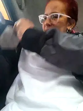 Lorenaluna online show from April 28, 2026, 2:43 pm