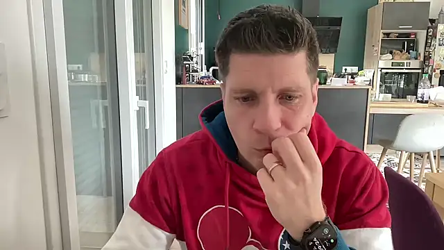 Minmoi1984 online show from April 3, 2026, 7:26 am