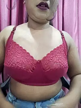 Cutie bae011 online show from March 11, 2026, 4:12 pm