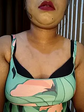 Cutie bae011 online show from March 16, 2026, 5:16 pm