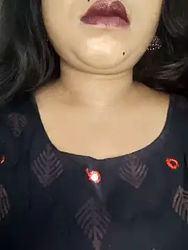 Cutie bae011 online show from March 28, 2026, 6:09 pm