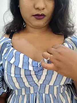 Cutie bae011 online show from April 4, 2026, 6:14 pm