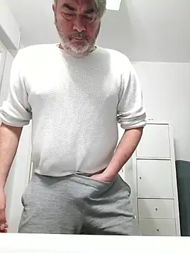 eruzam59000 online show from March 12, 2026, 8:13 pm