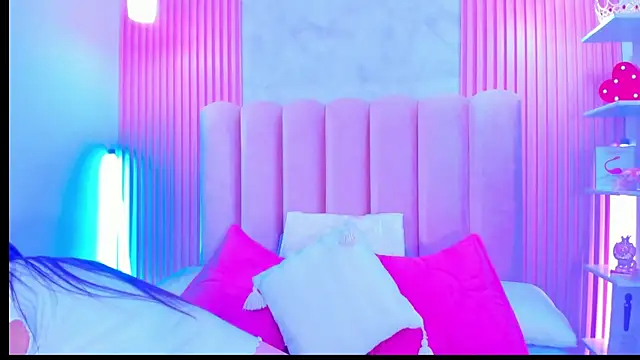 ArianaRougee online show from July 9, 2026, 3:29 am