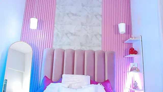 Snapshot of ArianaRougee chatting on May 2, 2026, 11:59 am ArianaRougee online show from May 2, 2026, 11:59 am