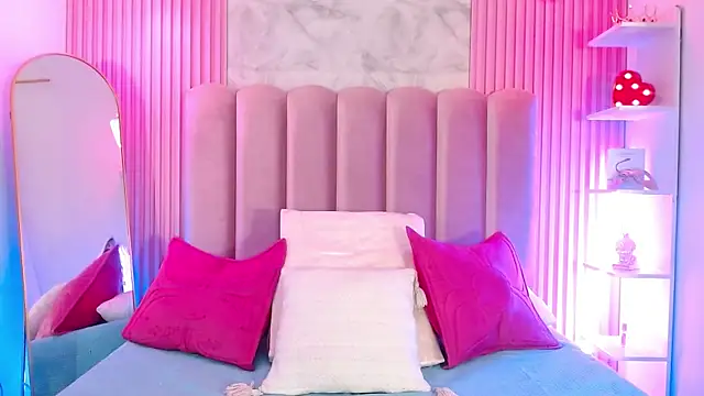 Snapshot of ArianaRougee chatting on May 14, 2026, 11:29 am ArianaRougee online show from May 14, 2026, 11:29 am