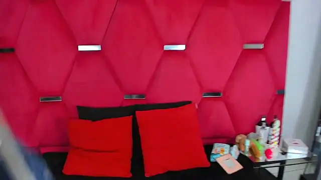 Alicee Grey online show from April 20, 2026, 2:18 pm