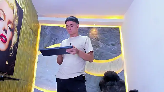 Snapshot of Matheus_Ic_ chatting on March 7, 2026, 7:52 pm Matheus Ic online show from March 7, 2026, 7:52 pm