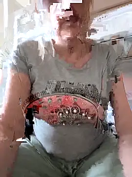 Heidiblueeyes online show from May 5, 2026, 6:11 pm