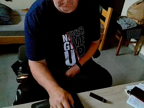 pozitiva000 online show from May 24, 2026, 1:55 pm