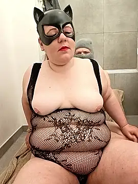 TwilledOverbite online show from April 23, 2026, 6:31 pm