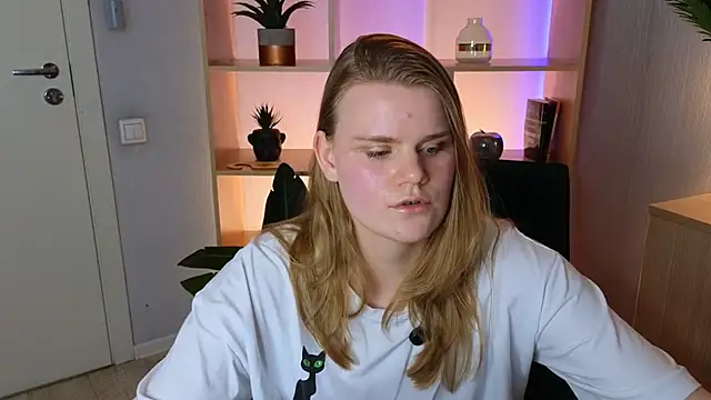 Snapshot of ModestaColato chatting on February 22, 2026, 12:29 pm ModestaColato online show from February 22, 2026, 12:29 pm