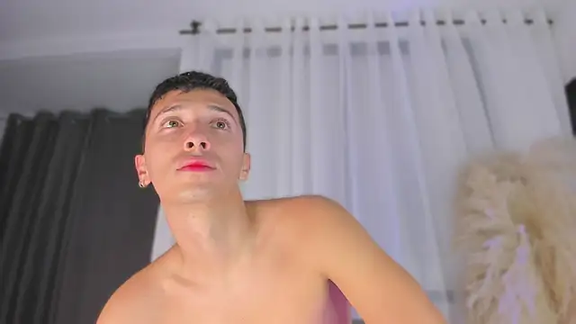 Thiago Jones1 online show from June 3, 2026, 10:38 am
