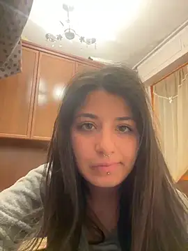 maryzoe05 online show from May 4, 2026, 8:22 pm
