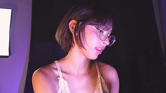   lya  online show from May 28, 2026, 3:36 am