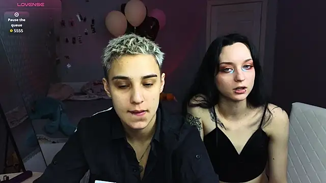 LuxuryLoverss online show from April 2, 2026, 10:55 am