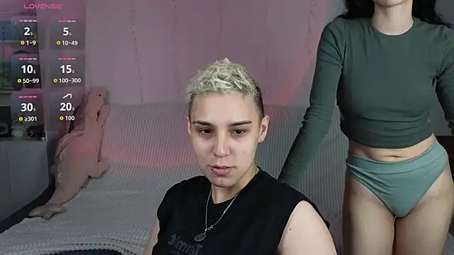 LuxuryLoverss online show from June 7, 2026, 3:06 pm