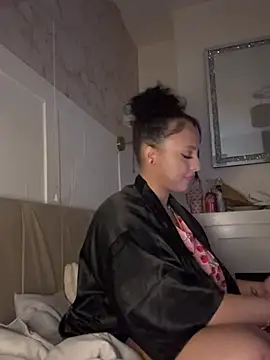 mayawesttt online show from April 8, 2026, 9:38 pm