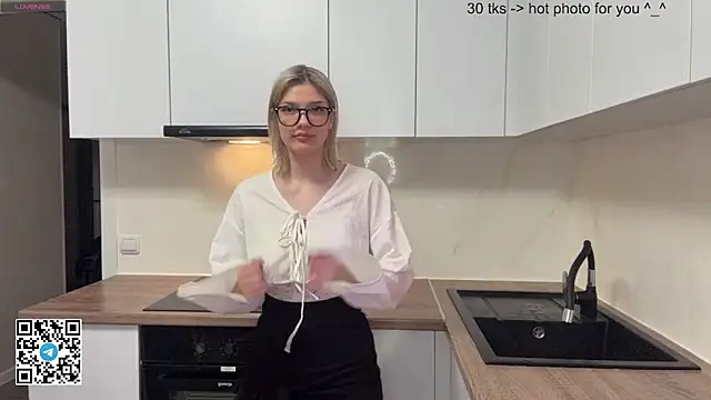 Carolini i online show from April 21, 2026, 5:41 pm