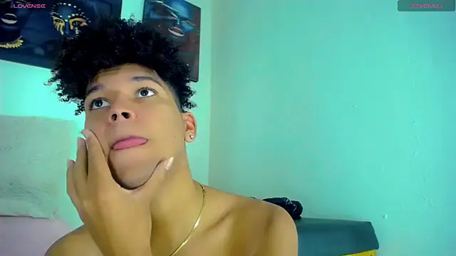 Snapshot of Sebastian_-D chatting on March 27, 2026, 5:05 am Sebastian -D online show from March 27, 2026, 5:05 am