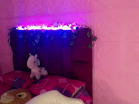 kendall18 xxx online show from March 18, 2026, 3:53 am