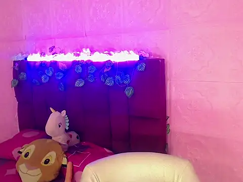 kendall18 xxx online show from March 15, 2026, 6:15 pm