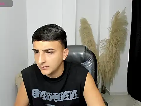 oliver kooper21 online show from February 25, 2026, 12:49 pm