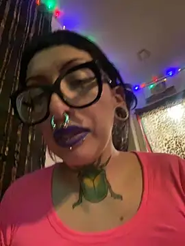 nightmar3doll online show from May 3, 2026, 6:51 am