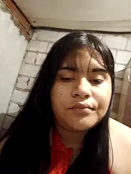 Orianamzn21 online show from May 6, 2026, 8:29 am