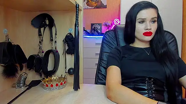 KristiTopxx online show from August 9, 2026, 8:15 pm