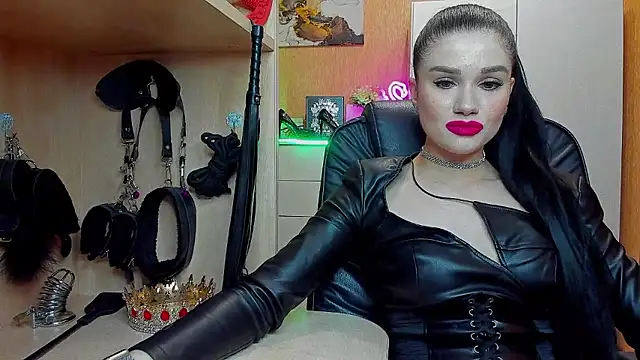 KristiTopxx online show from June 15, 2026, 7:24 pm