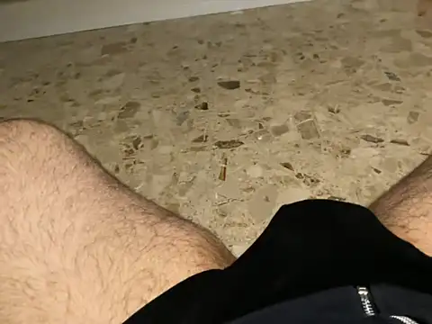 Snapshot of Yolube chatting on April 7, 2026, 7:10 am Yolube online show from April 7, 2026, 7:10 am