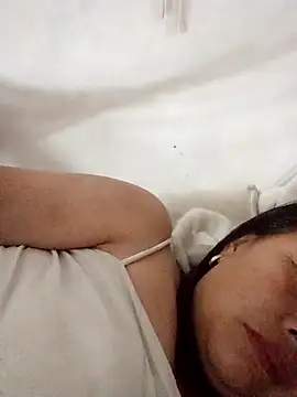 heesuu11 online show from April 7, 2026, 6:10 pm