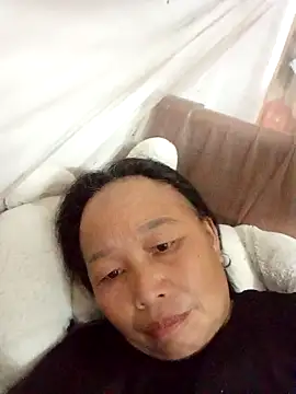 heesuu11 online show from April 20, 2026, 11:57 am