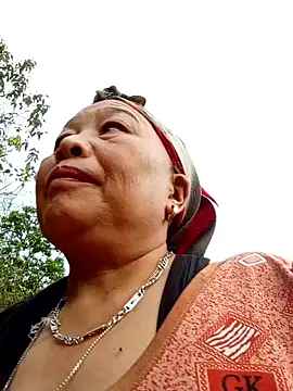 heesuu11 online show from April 27, 2026, 12:08 am