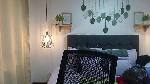 Snapshot of Emma_hassani chatting on March 31, 2026, 2:30 pm Emma hassani online show from March 31, 2026, 2:30 pm