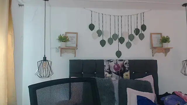 Snapshot of Emma_hassani chatting on April 8, 2026, 2:07 pm Emma hassani online show from April 8, 2026, 2:07 pm