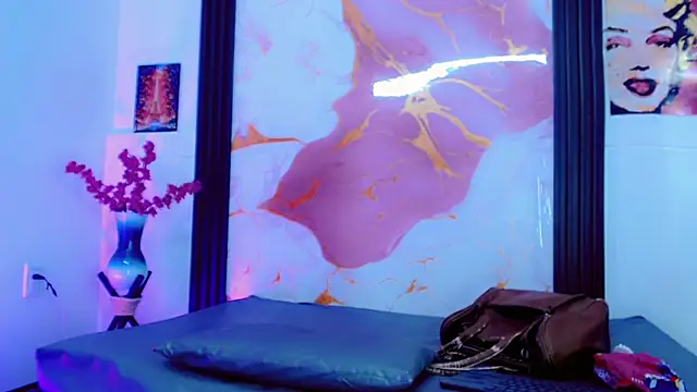 Snapshot of Valeria_Linares chatting on April 10, 2026, 3:35 am Valeria Linares online show from April 10, 2026, 3:35 am