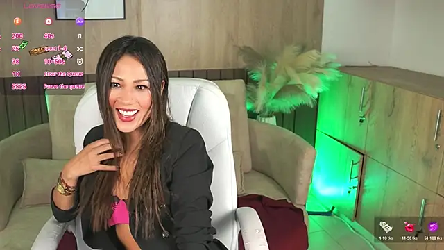 Snapshot of SilviaStoneX chatting on March 31, 2026, 11:34 am SilviaStoneX online show from March 31, 2026, 11:34 am