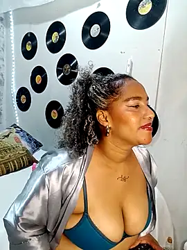 medusafox  online show from March 15, 2026, 8:49 pm