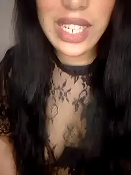 madleen Mm online show from April 18, 2026, 7:58 pm