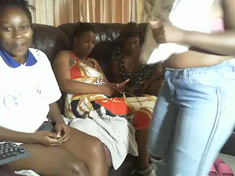 Snapshot of BLACK-VELVET22 chatting on February 24, 2026, 11:00 am BLACK-VELVET22 online show from February 24, 2026, 11:00 am