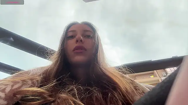 selena favn online show from May 30, 2026, 2:18 am