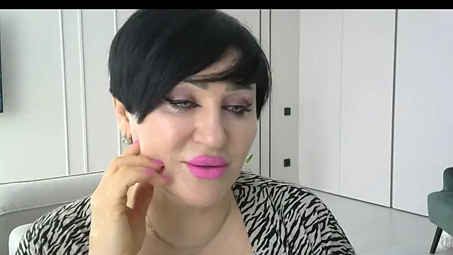 Kleotempt online show from April 18, 2026, 11:23 am