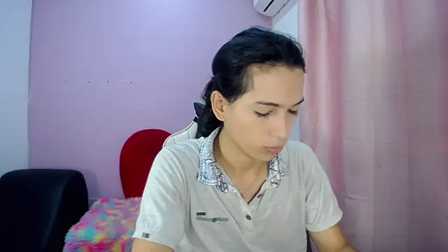 Snapshot of Larry_craft chatting on March 26, 2026, 8:18 pm Larry craft online show from March 26, 2026, 8:18 pm