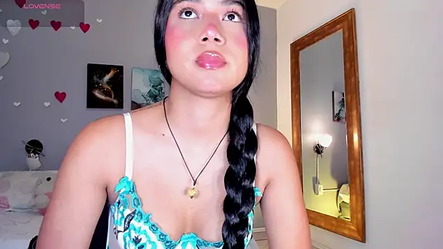 Snapshot of KimTaylorW chatting on March 25, 2026, 3:06 am KimTaylorW online show from March 25, 2026, 3:06 am