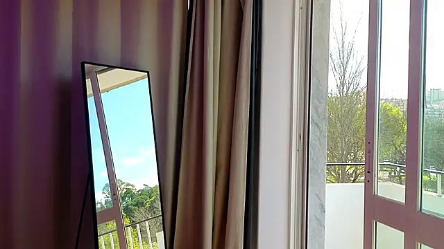 LeaaMooon online show from March 7, 2026, 2:11 pm