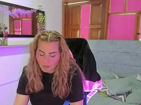 Snapshot of Julieta_star_ chatting on March 14, 2026, 6:25 pm Julieta star online show from March 14, 2026, 6:25 pm